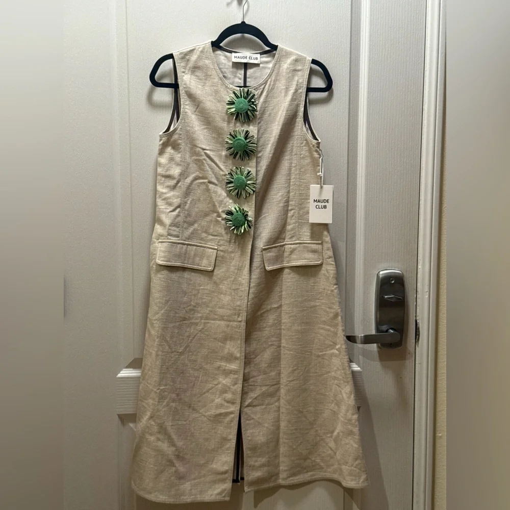 Maude Club Lennon Linen Longline Vest – Raffia Flower Buttons | Size S | NWT - Picture 2 of 6